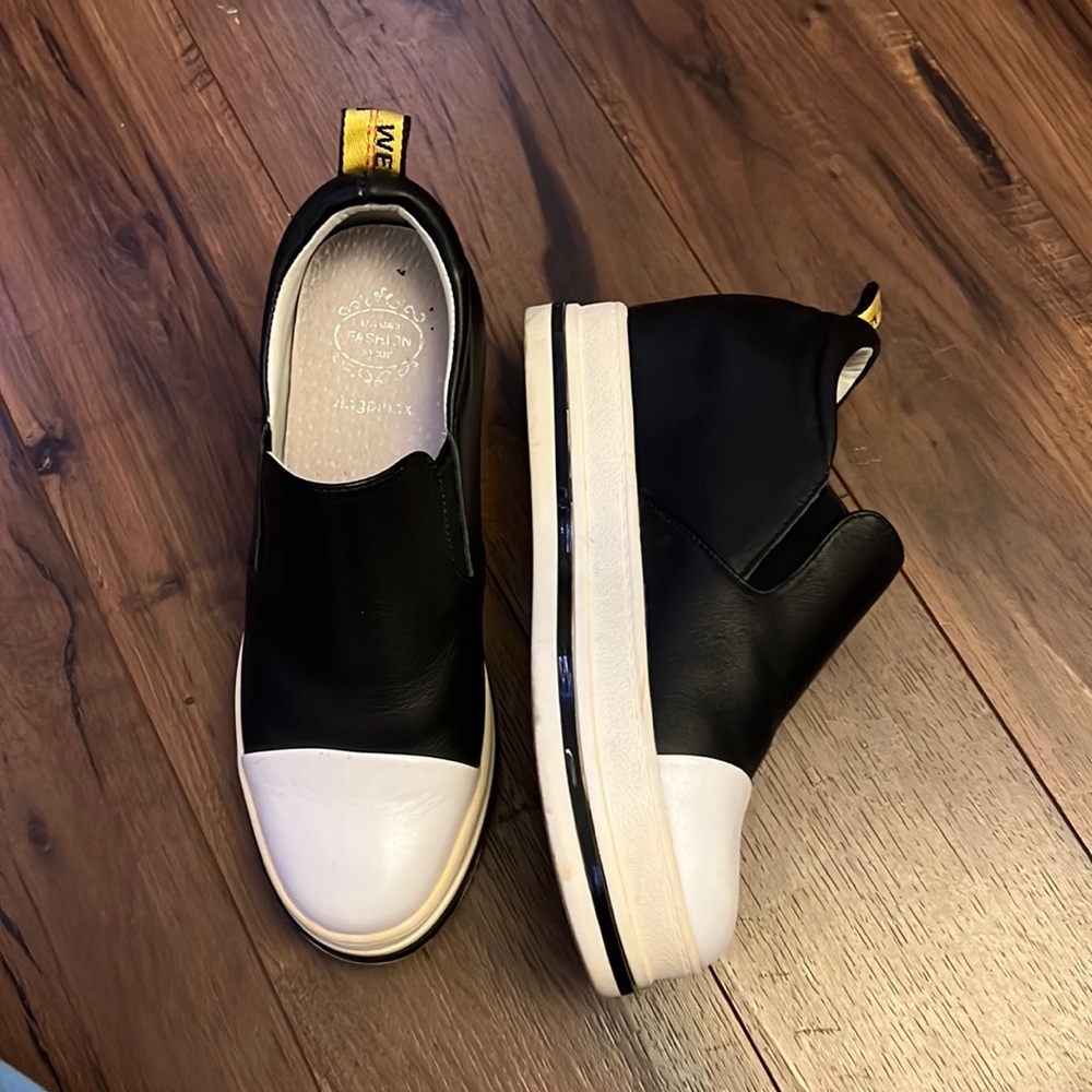 Platform black and white shoes